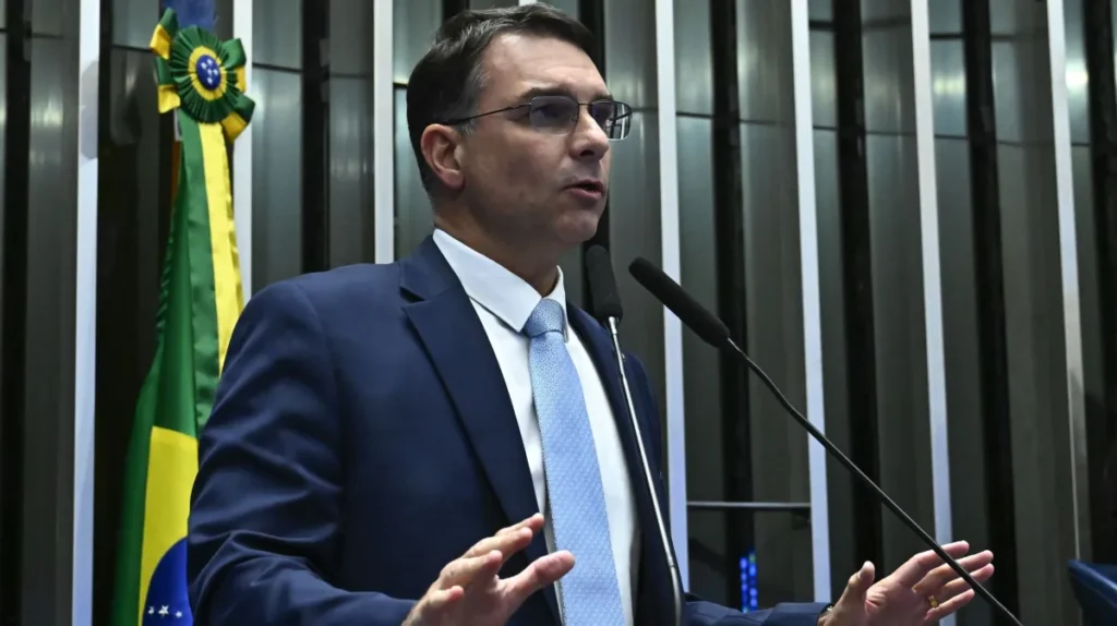 Flavio-Bolsonaro-4-e1765158346986